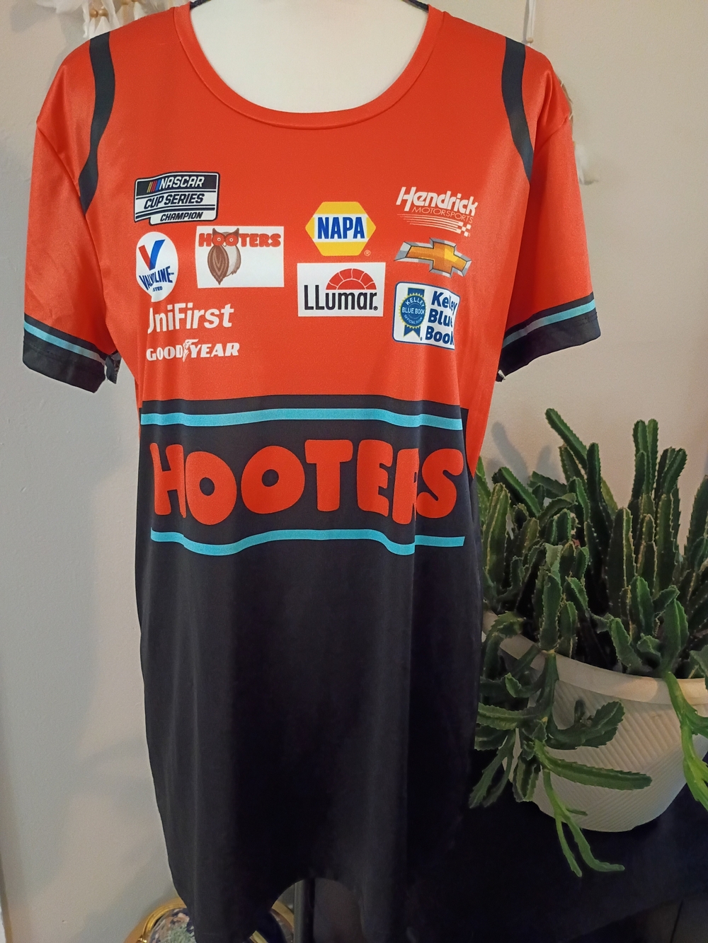 Hooters Racing Logo Tee Shirt in Orange & Black